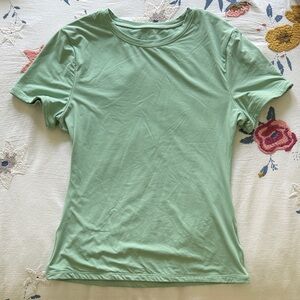 Women’s double lined fitted basic tee